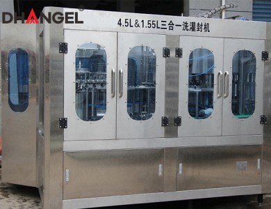 1.5-4.5L灌裝機(jī)