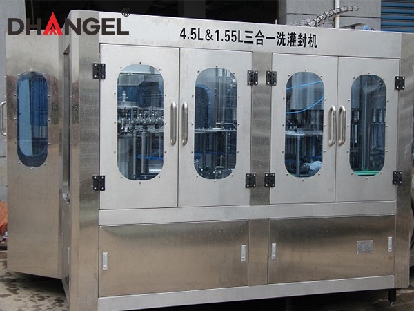 1.5-4.5L灌裝機